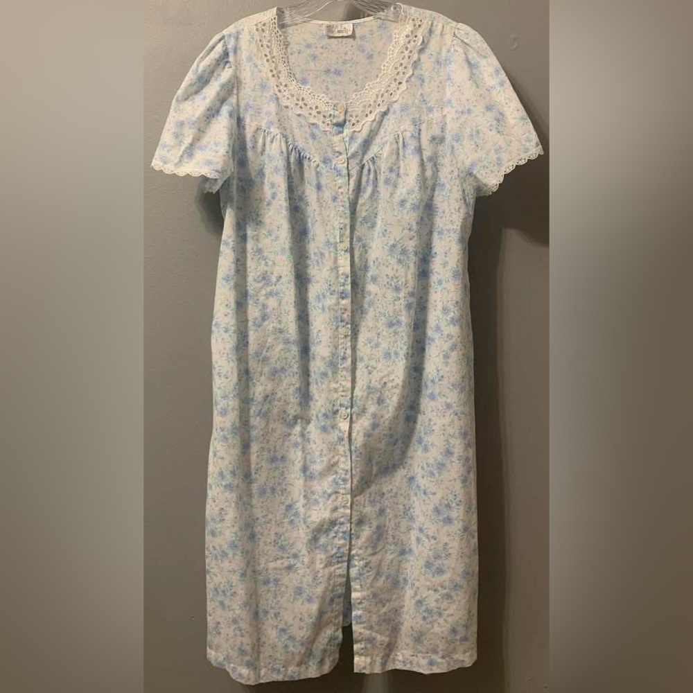 Lace Trimmed Blue Floral Nightgown